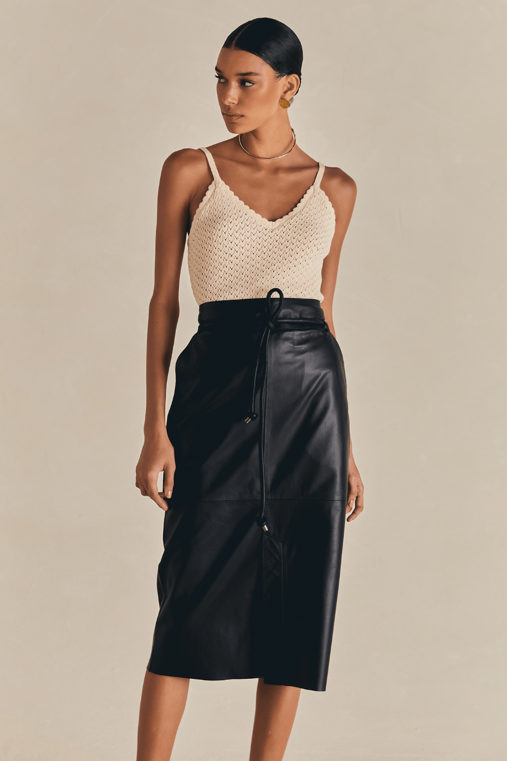 Saia Couro Lapis Com Rolote - Preto