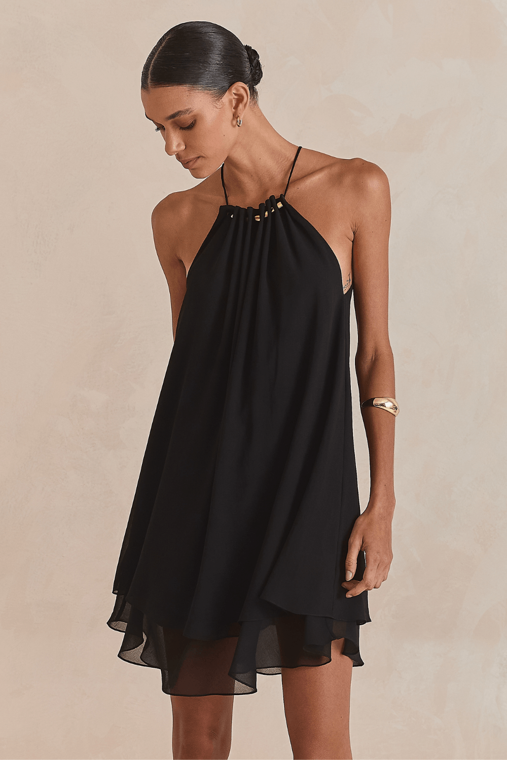 Vestido Curto Detalhe Pregas - Preto