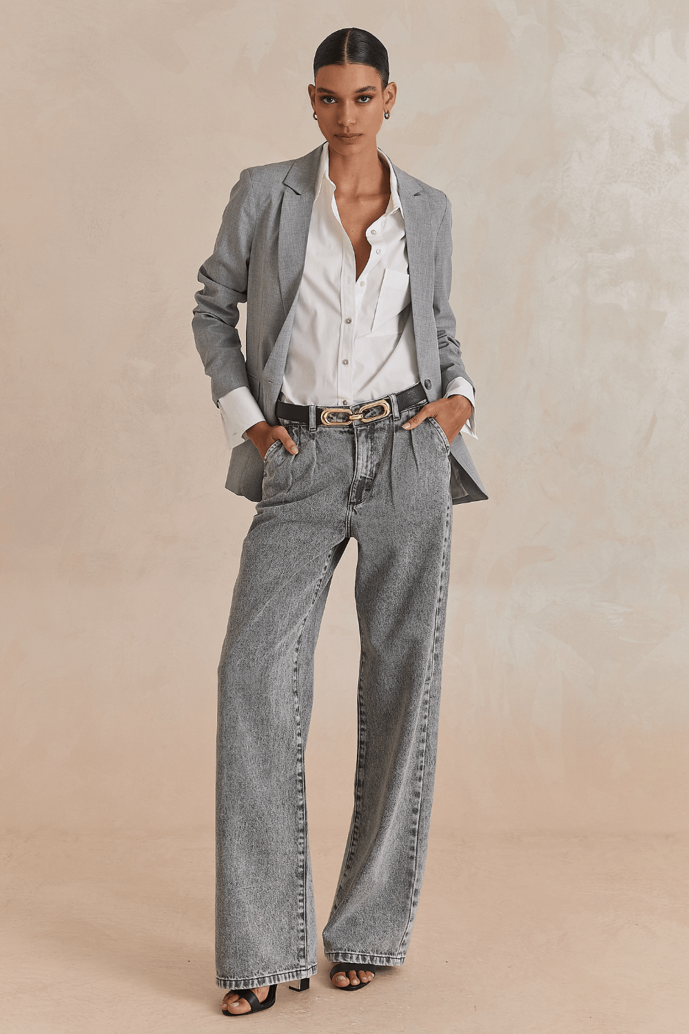 Calça Jeans Com Prega Veridiana - Cinza
