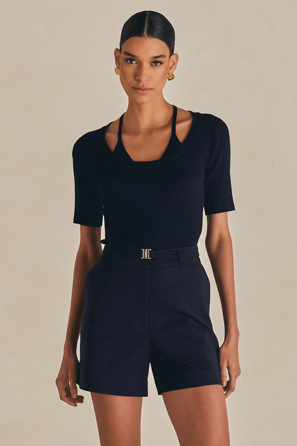 Shorts Alfaiataria Curto Com Cinto Bruna - Marinho