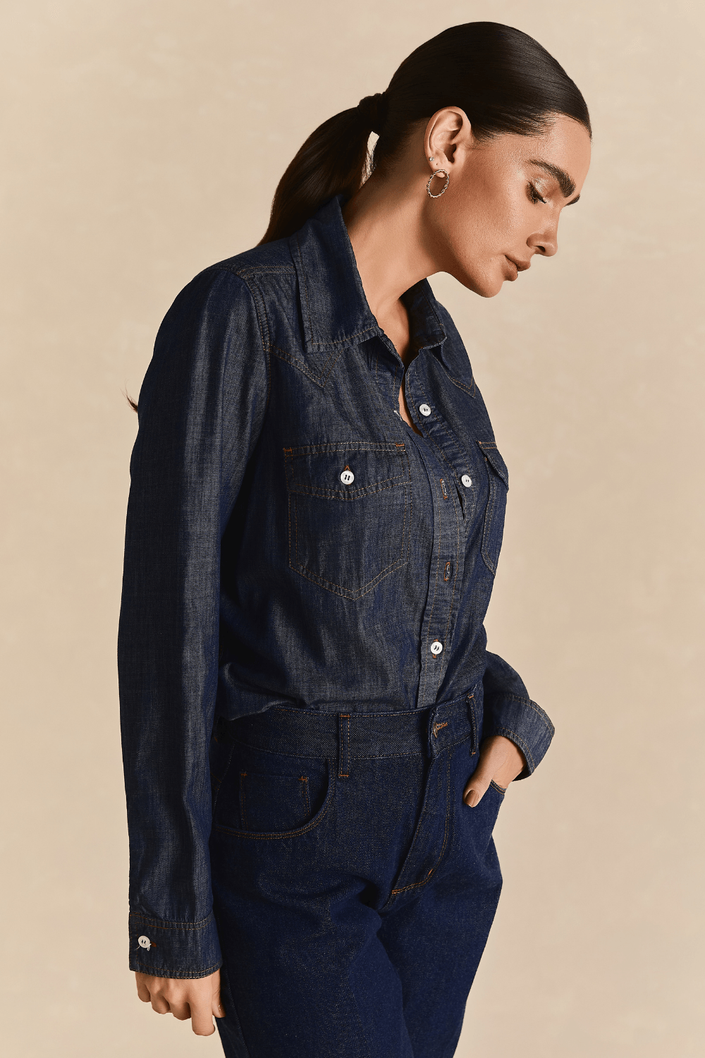 Camisa Jeans Com Bolsos - Azul Escuro.