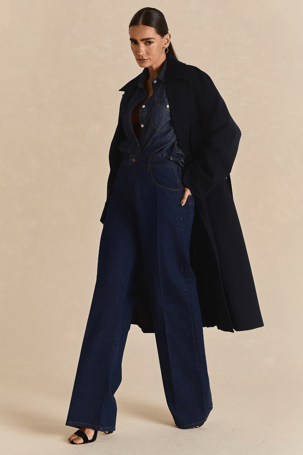 Calça Jeans Corte Alfaiataria - Azul Escuro.
