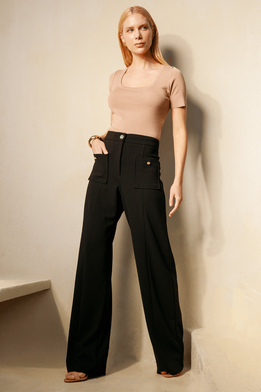 Calça Malha Reta Bolsos Frontais - Preto
