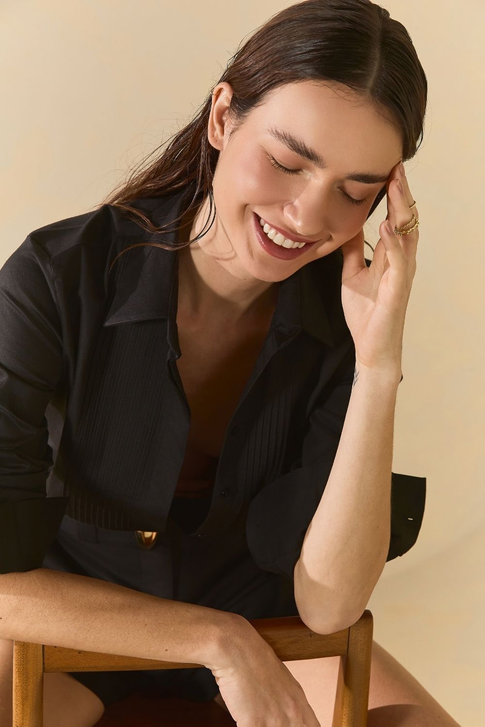 Camisa Alfaiataria Acetinada Com Pregas - Preto