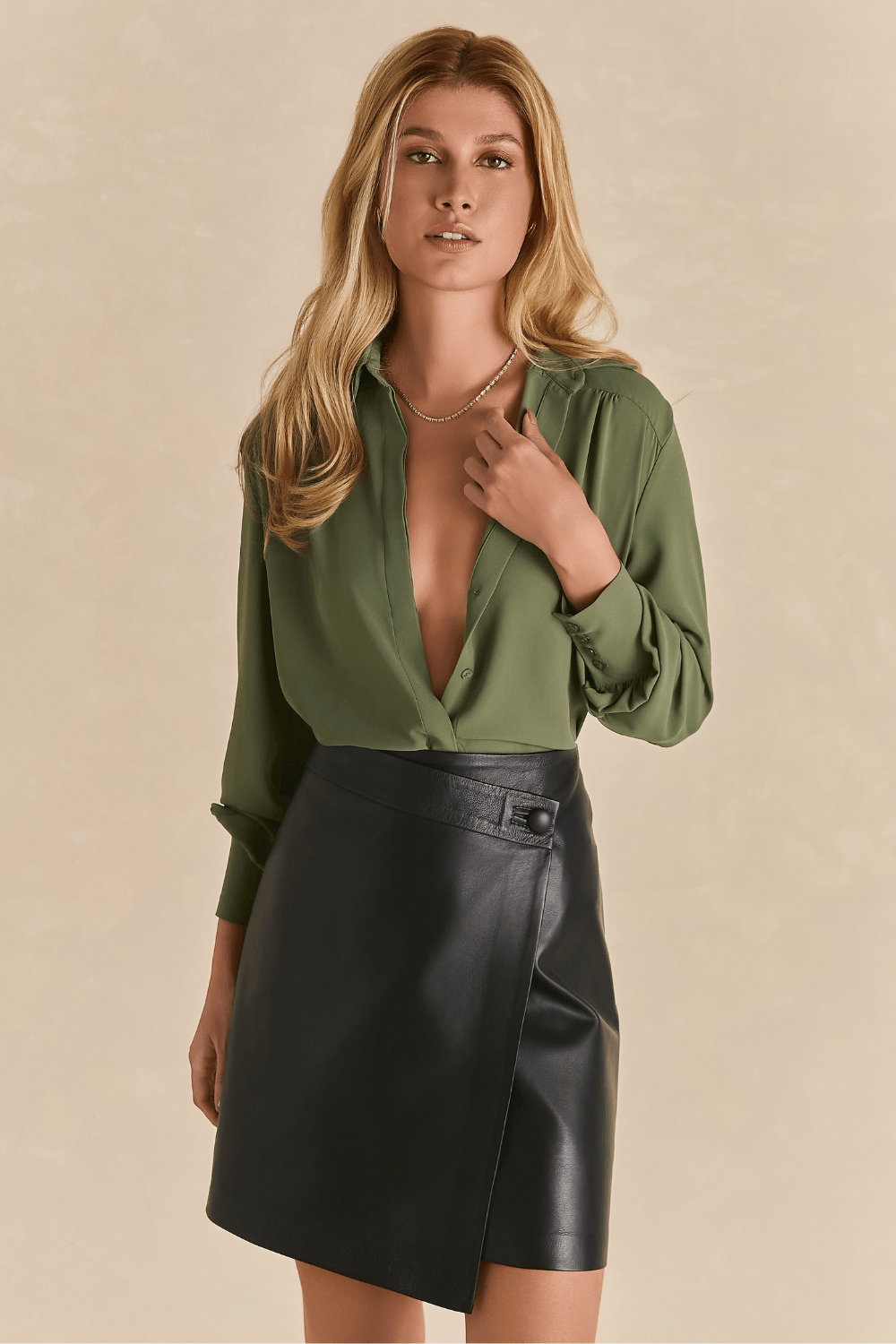 Camisa Chic Manga Longa Sabrina - Verde Militar