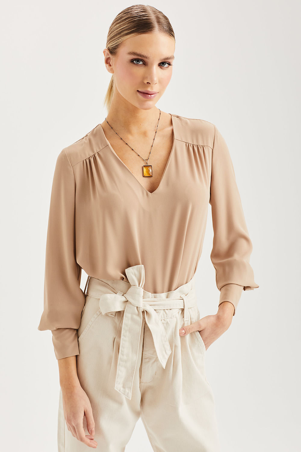 Blusa Chic Manga Longa Essential Nina - Camelo