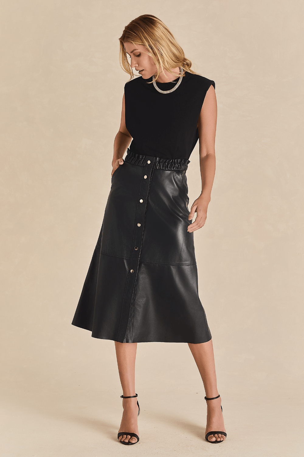 Saia Couro Midi Cos Franzido - Preto